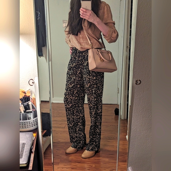 Meet your Posher, Rebecca - Picture 2 of 4